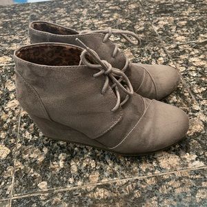 Grey faux suede wedge booties women’s size 9